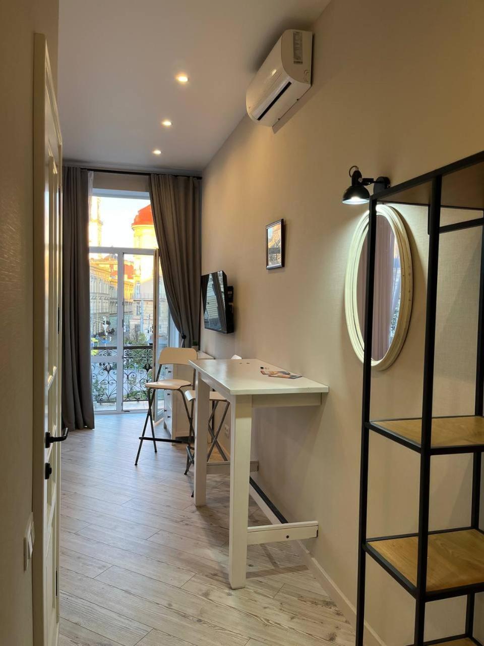 Lucky Apartmens In Centre Lviv 利沃夫 外观 照片